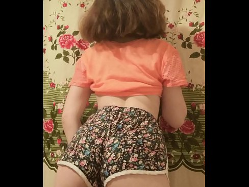 ❤️ Sexet ung babe laver en striptease ved at filme sine shorts på kamera ️❌ Porno vk at da.mathem-1-class.ru
